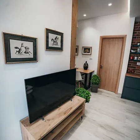 A Rustic Private With 1 Bedroom In Center