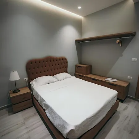Apartment A Rustic Private With 1 Bedroom In Center *