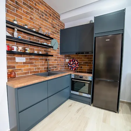 A Rustic Private With 1 Bedroom In Center Apartment